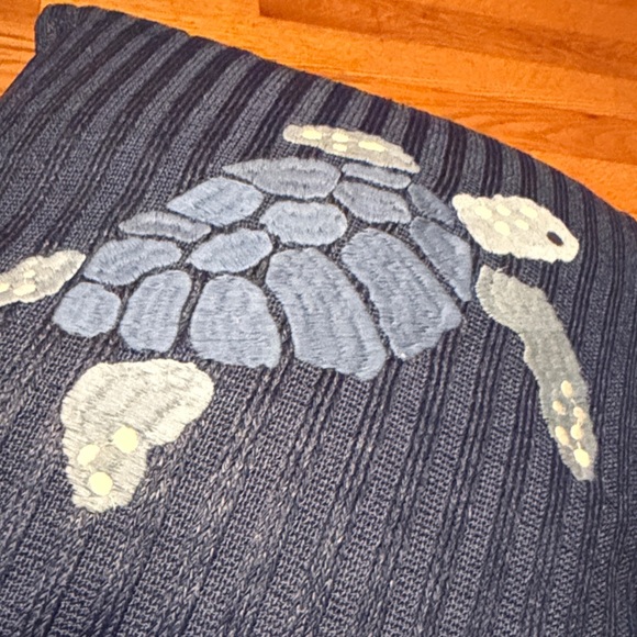 Vera Bradley Blue Sea Turtle Decorative Pillows NEW - Picture 12 of 14